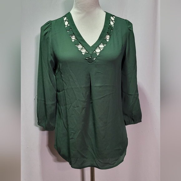 Daniel Rainn Women's NWT Green V-Neck Cut-Out 3/4 Sleeve Blouse Size XS Petite - Picture 2 of 11